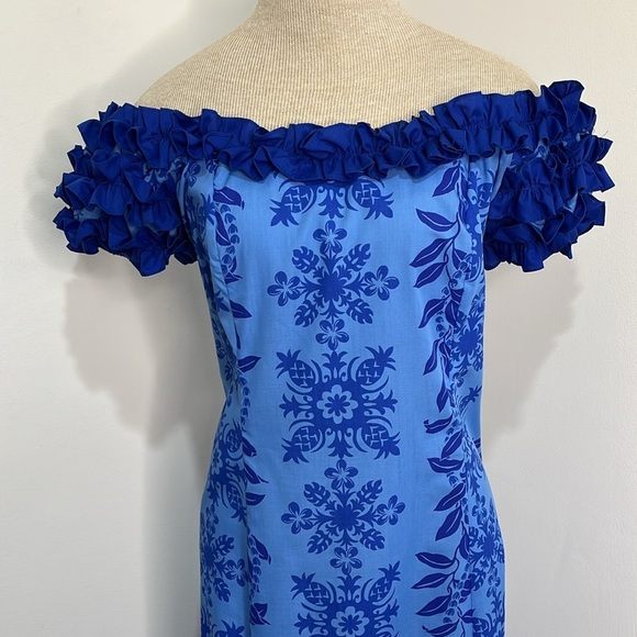 Elegant Blue Floral Maxi Dress - Picture 15 of 16